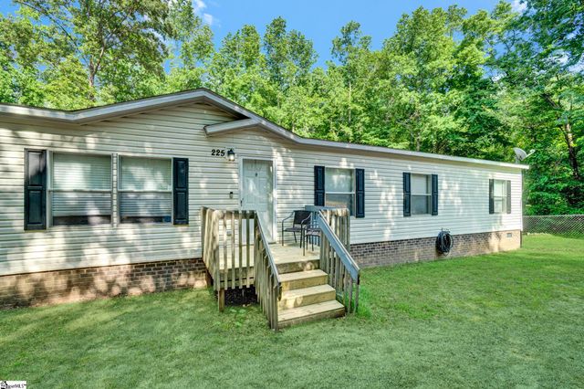 225 Tanglewood Way, Gray Court, SC 29645