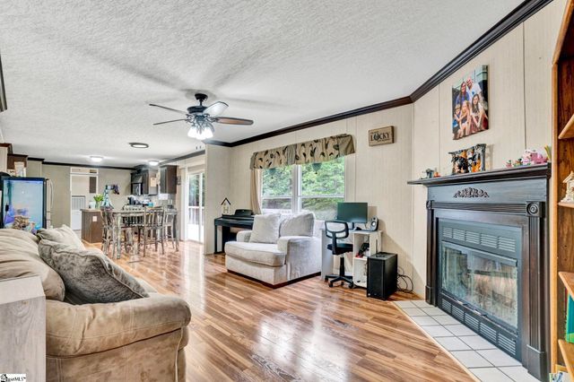 225 Tanglewood Way, Gray Court, SC 29645