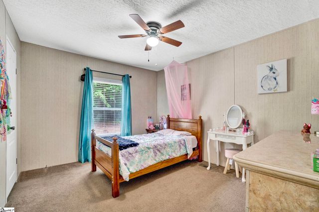 225 Tanglewood Way, Gray Court, SC 29645