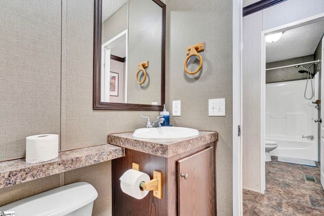 225 Tanglewood Way, Gray Court, SC 29645