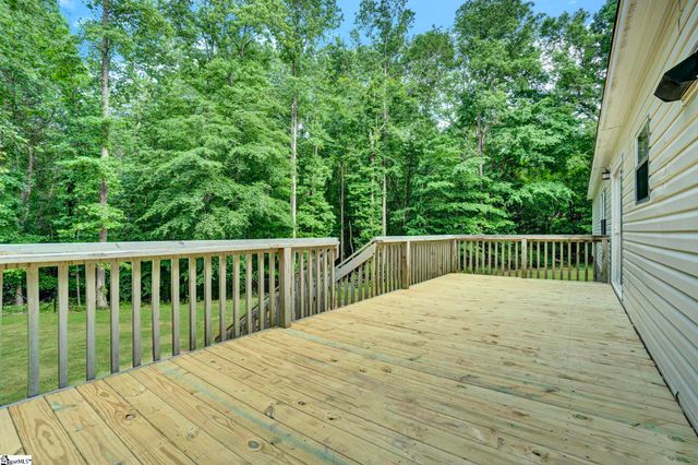 225 Tanglewood Way, Gray Court, SC 29645