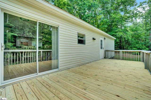 225 Tanglewood Way, Gray Court, SC 29645