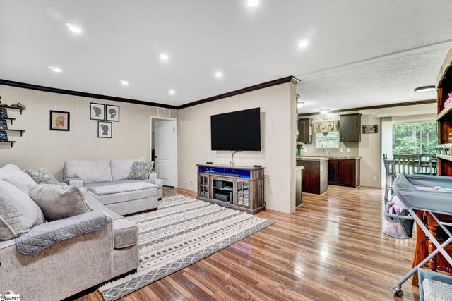 225 Tanglewood Way, Gray Court, SC 29645