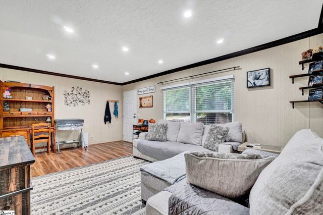 225 Tanglewood Way, Gray Court, SC 29645