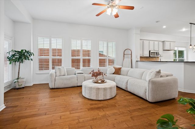 120 Myrtle Creek, Grapevine, TX 76051