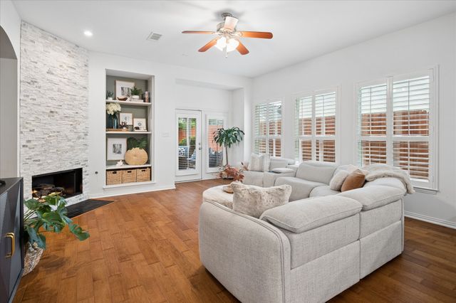 120 Myrtle Creek, Grapevine, TX 76051