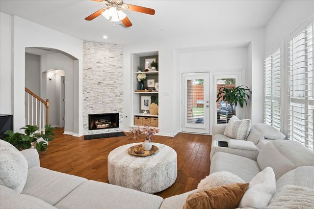 120 Myrtle Creek, Grapevine, TX 76051