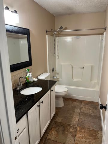 5405 Arlene St, Wichita, KS 67220