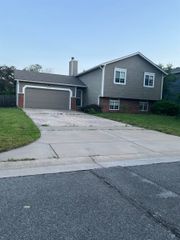 5405 Arlene St, Wichita, KS 67220
