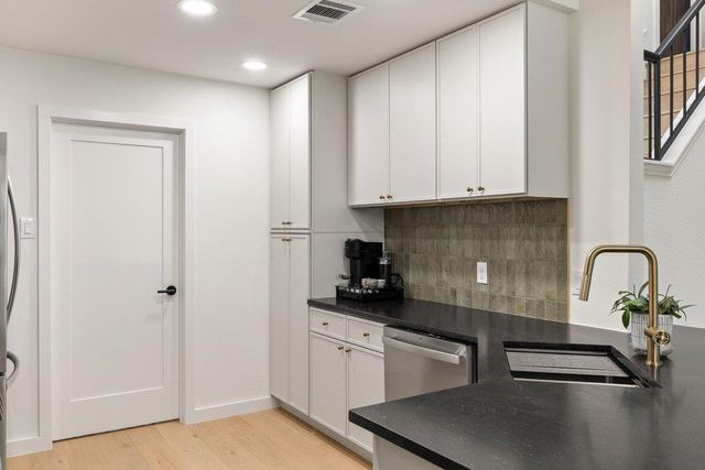 8202 Cache DR, Austin, TX 78749