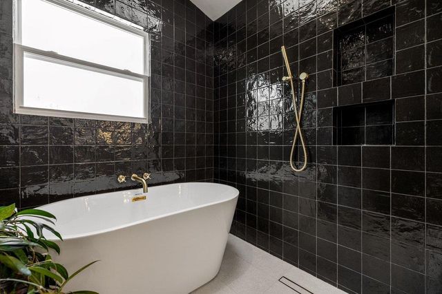 8202 Cache DR, Austin, TX 78749