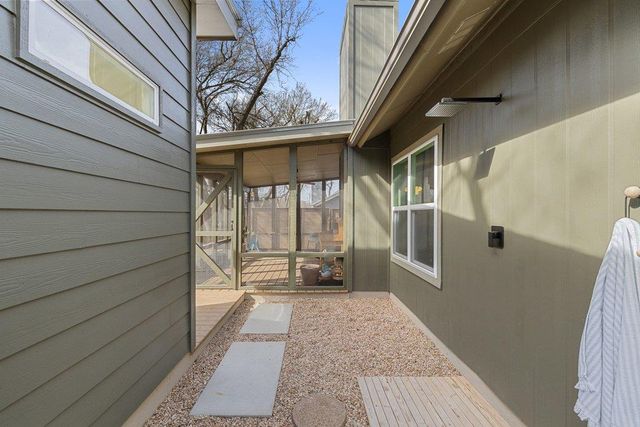 8202 Cache DR, Austin, TX 78749