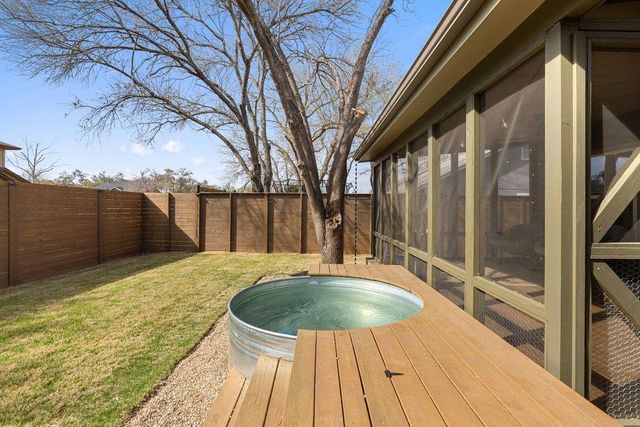 8202 Cache DR, Austin, TX 78749