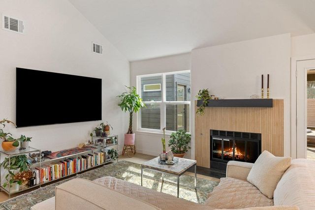 8202 Cache DR, Austin, TX 78749