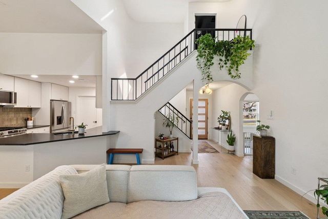 8202 Cache DR, Austin, TX 78749