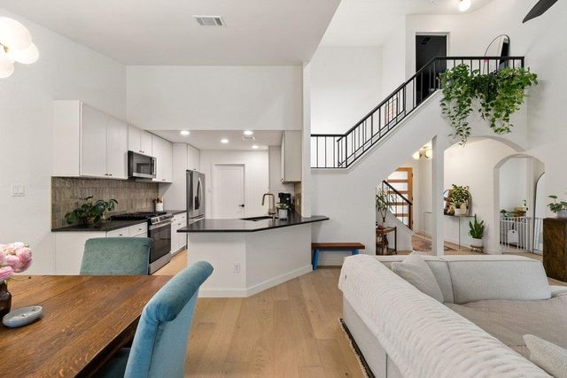 8202 Cache DR, Austin, TX 78749