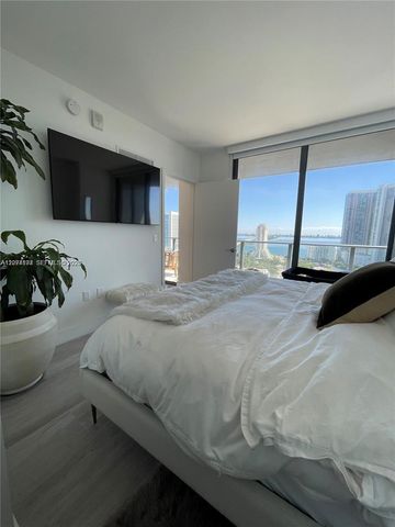 121 NE 34th Street 2005, Miami, FL 33137