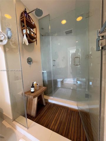121 NE 34th Street 2005, Miami, FL 33137