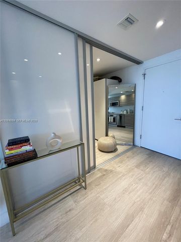 121 NE 34th Street 2005, Miami, FL 33137