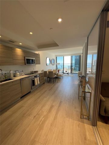 121 NE 34th Street 2005, Miami, FL 33137