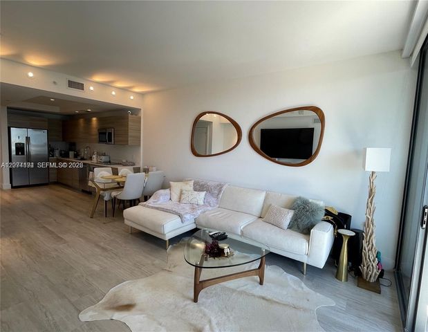 121 NE 34th Street 2005, Miami, FL 33137
