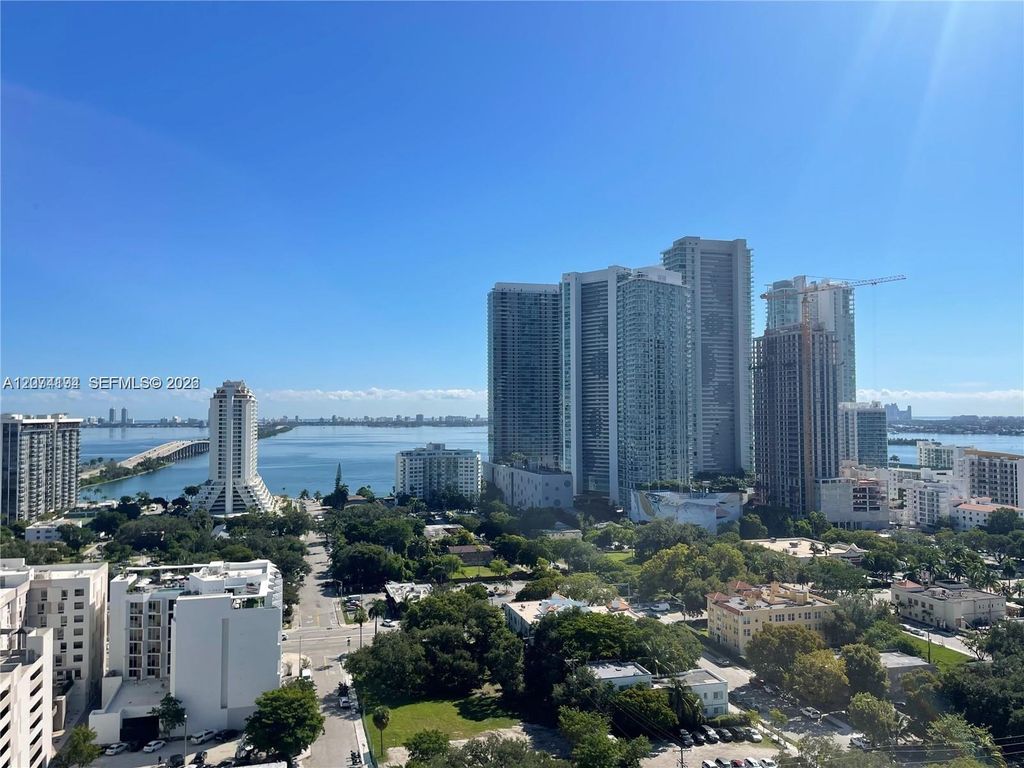 121 NE 34th Street 2005, Miami, FL 33137