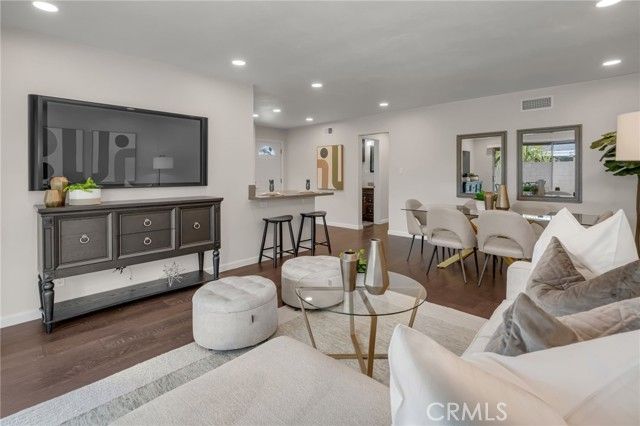 10471 Whirlaway Street, Cypress, CA 90630