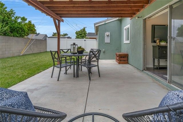 10471 Whirlaway Street, Cypress, CA 90630