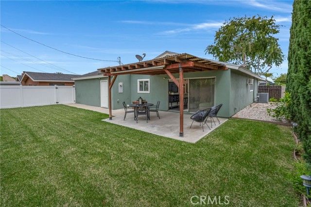 10471 Whirlaway Street, Cypress, CA 90630