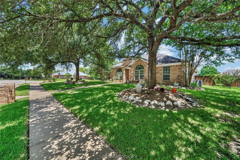 2301 Kuykendall Circle, Bryan, TX 77808 — exterior
