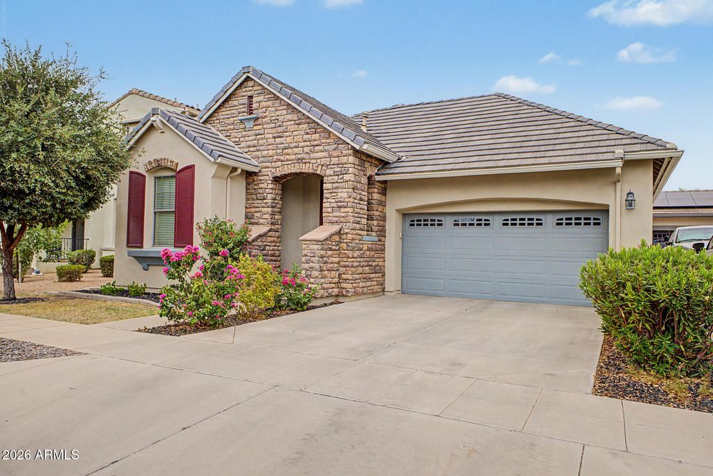 15352 W WETHERSFIELD Road, Surprise, AZ 85379 — photo 2