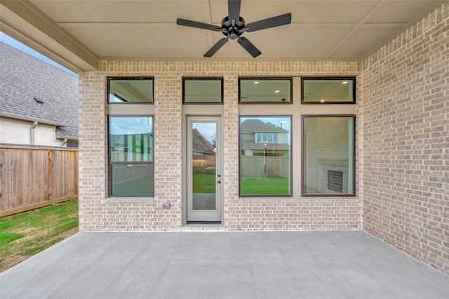 26524 Pioneer Pointe Court, Montgomery, TX 77316