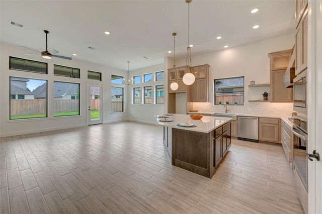 26524 Pioneer Pointe Court, Montgomery, TX 77316