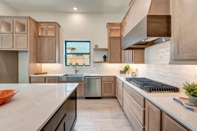 26524 Pioneer Pointe Court, Montgomery, TX 77316