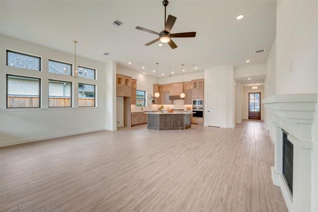 26524 Pioneer Pointe Court, Montgomery, TX 77316