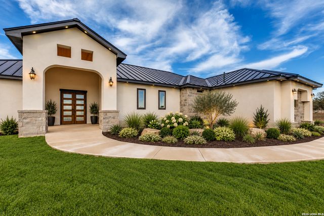 202 Venado Oak, Castroville, TX 78009
