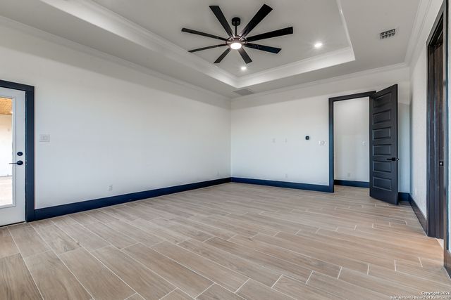202 Venado Oak, Castroville, TX 78009