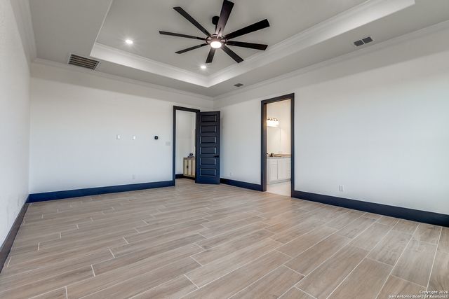 202 Venado Oak, Castroville, TX 78009