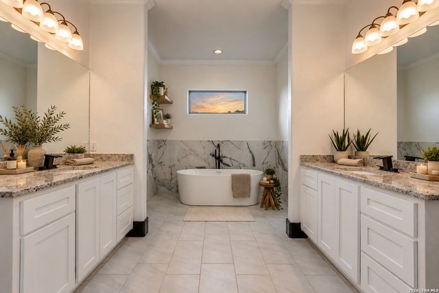 202 Venado Oak, Castroville, TX 78009