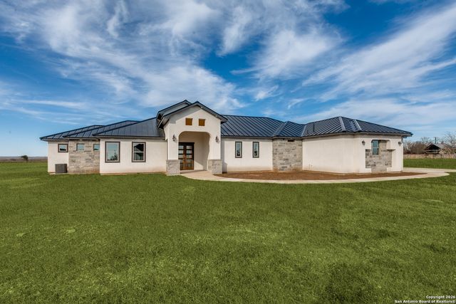 202 Venado Oak, Castroville, TX 78009