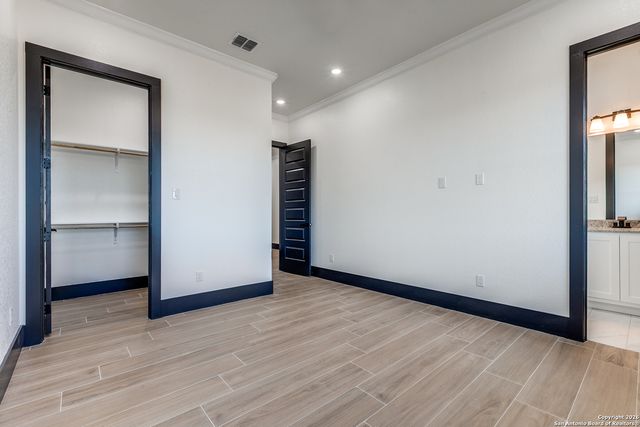 202 Venado Oak, Castroville, TX 78009