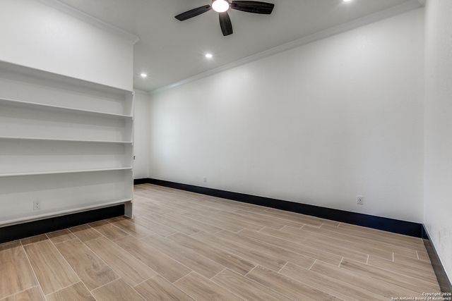 202 Venado Oak, Castroville, TX 78009