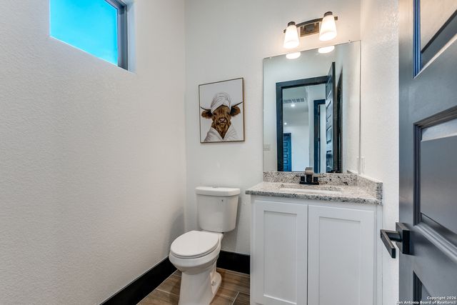 202 Venado Oak, Castroville, TX 78009