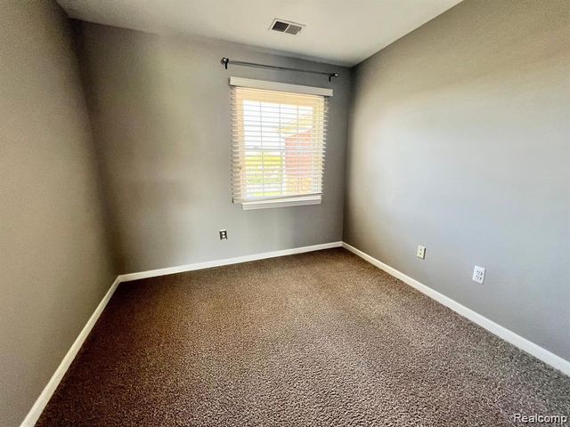 1992 Monarch Dr, Shelby Twp, MI 48316