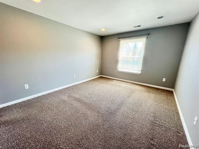 1992 Monarch Dr, Shelby Twp, MI 48316