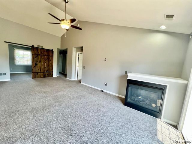 1992 Monarch Dr, Shelby Twp, MI 48316