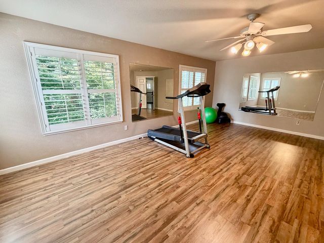 6409 Pine Meadow Cir, Stockton, CA 95219