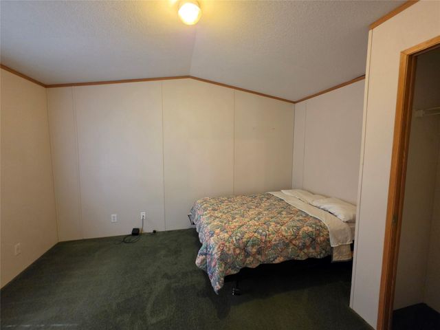113 Valley LN, Smithville, TX 78957