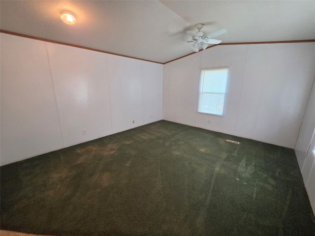 113 Valley LN, Smithville, TX 78957