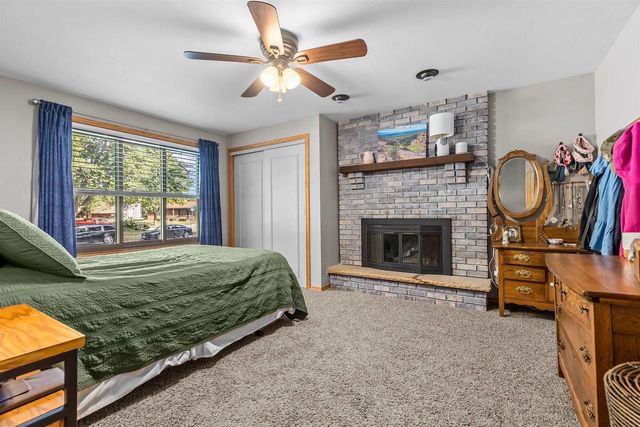 2108 S HORIZON DRIVE, Appleton, WI 54915